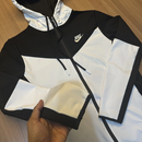 Conjunto NK Tech Fleece Sportswear branco