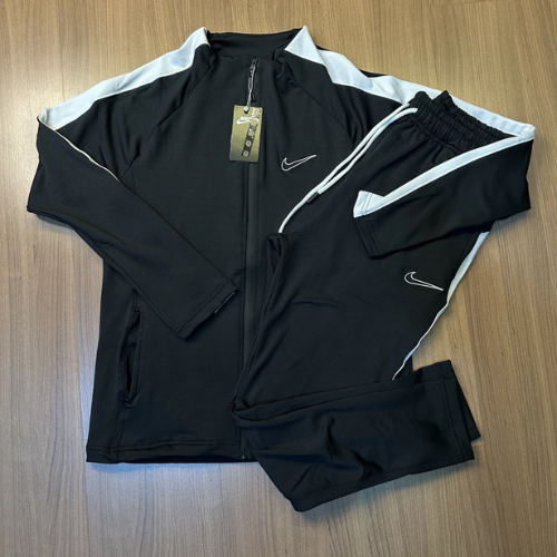 Conjunto Nk Academy