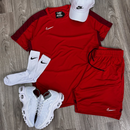 Conjunto Red NK, Tênis NK TN Plus + meia & Boné