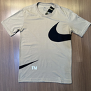 Camiseta NK BIG SWOOSH TM Streetwear