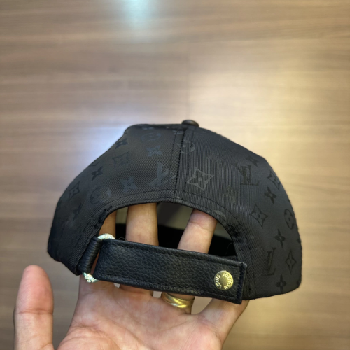 Boné Griffe LV Premium Dourado