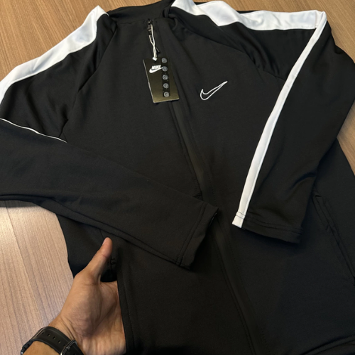 Conjunto Nk Academy