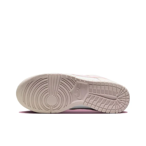 Nike SB Dunk Low Paisley Pink